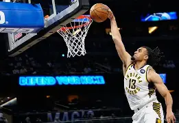 步行者队全队发挥出色一举击败对手的简单介绍 步行者队全队发挥出色一举击败对手的简单介绍