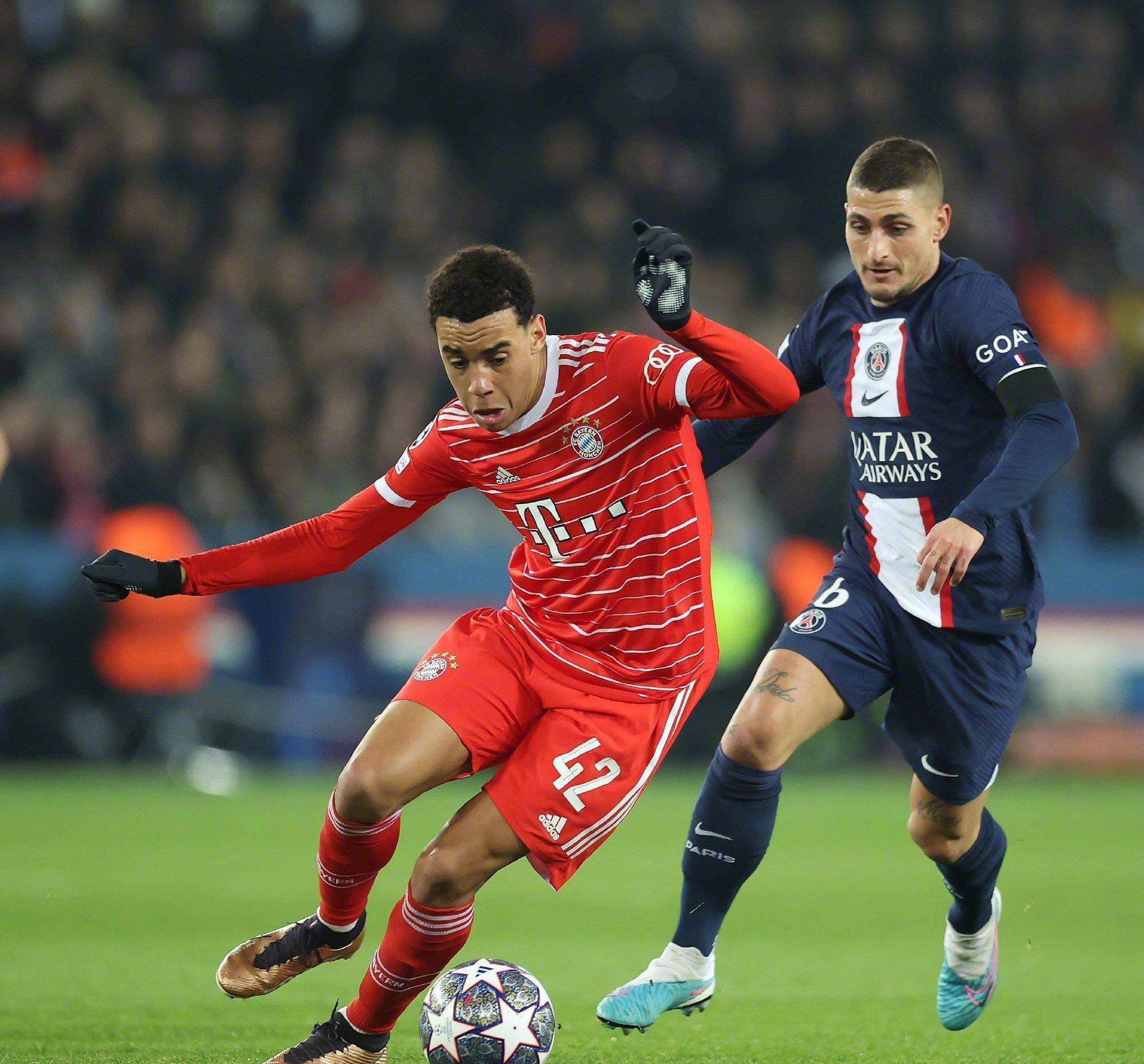 巴黎圣日耳曼战胜曼联首战欧冠领先小组的简单介绍